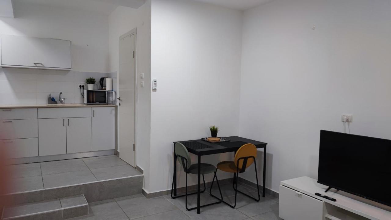 Studio Apartment 12 Minutes From Bahai'S Garden Hayfa Dış mekan fotoğraf